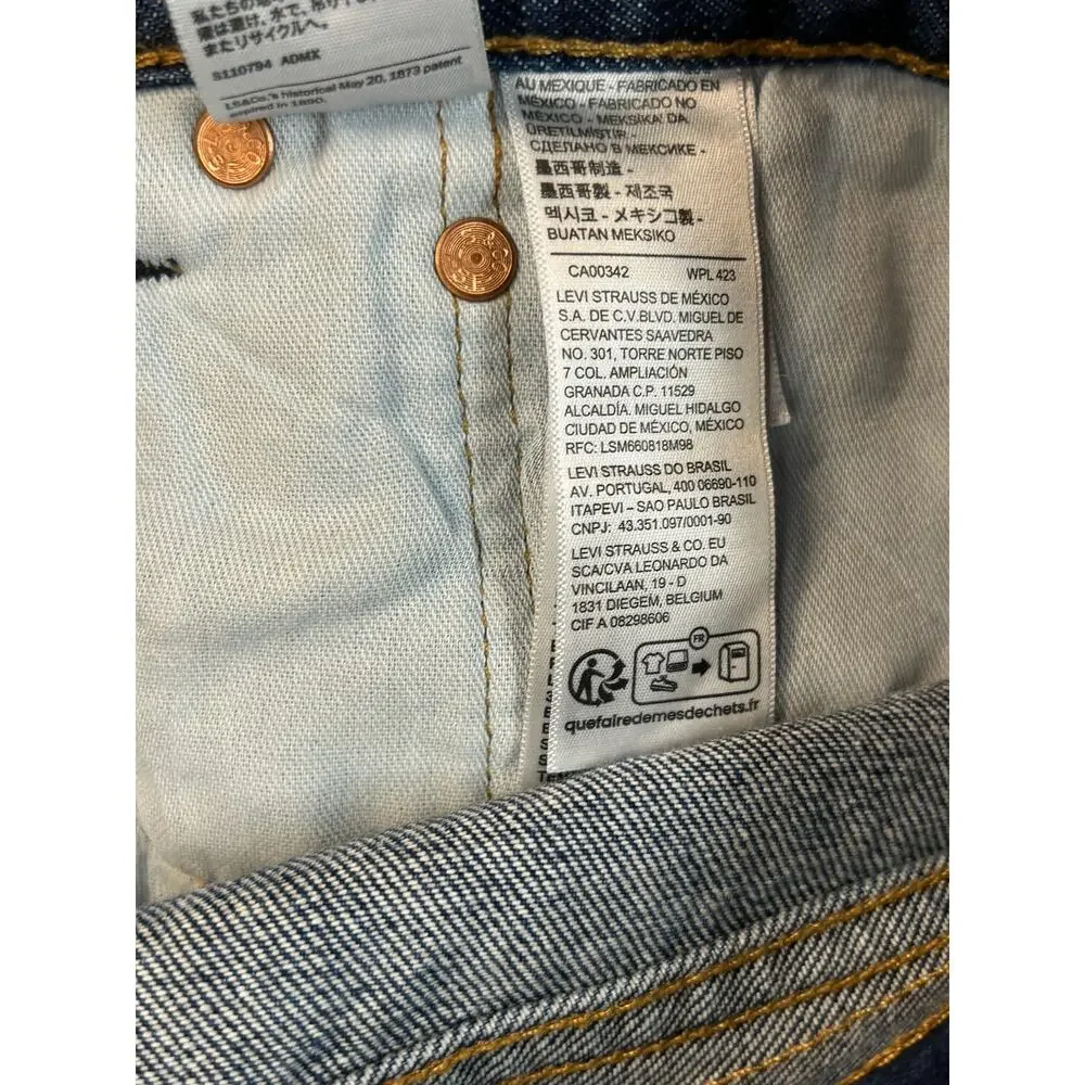 Levi’s 501 Jeans Men’s 42 x 32 Medium Wash Button‎ Fly Relaxed Straight Leg